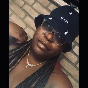 Meet your Posher, Kyra